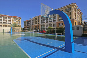 Capri Oasis Court